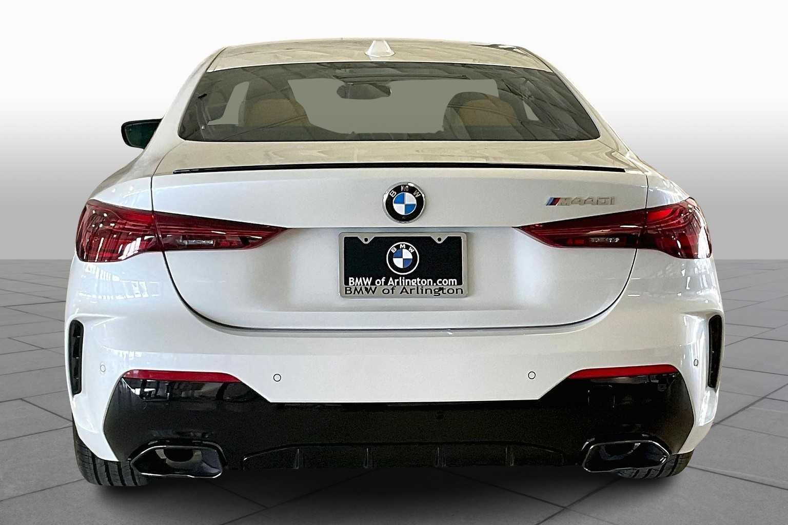 Used 2026 Mineral White Metallic BMW M440i image 4