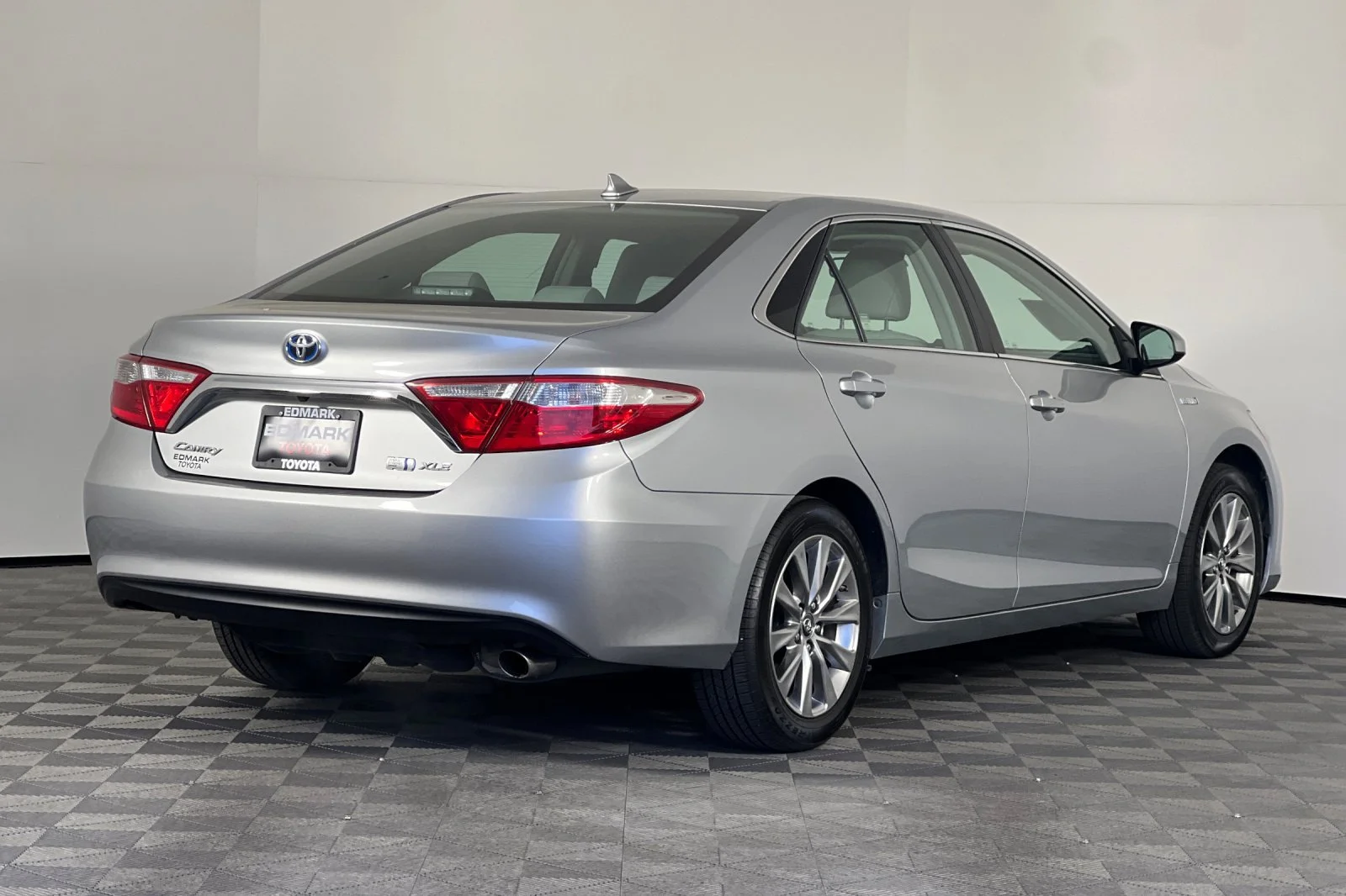 Used 2017 Celestial Silver Toyota Hybrid XLE image 3