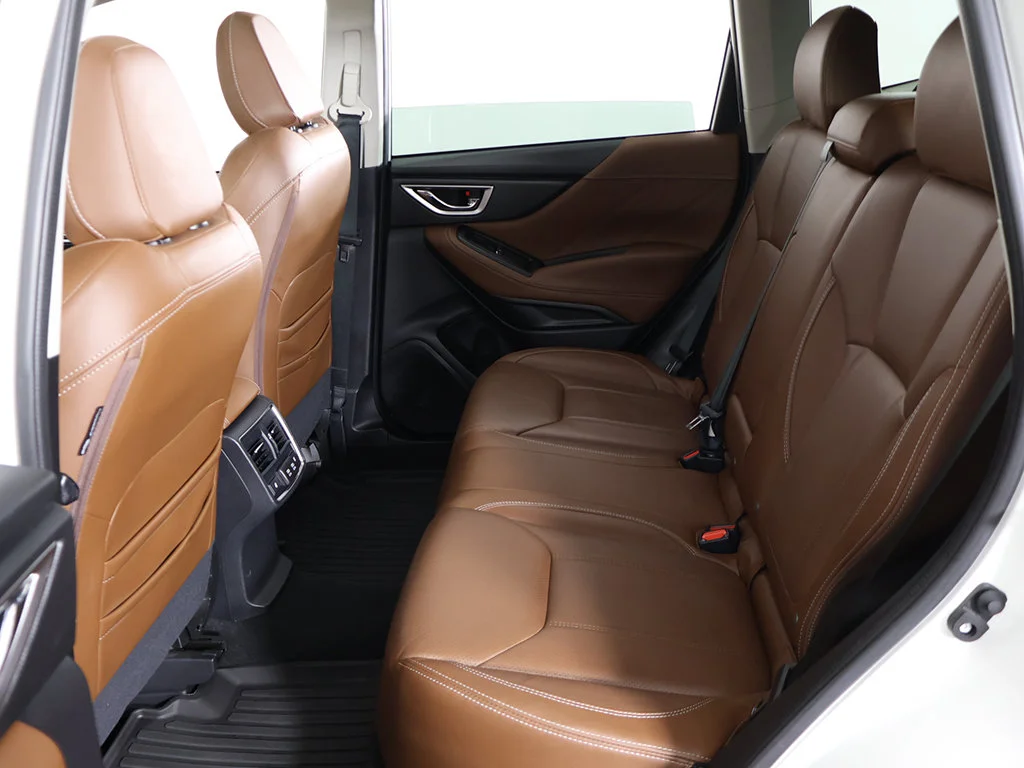 Used 2021 White Subaru Touring image 40