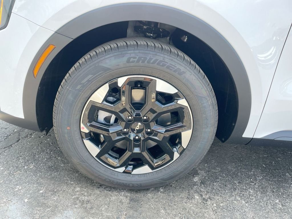 Used 2026 White Kia S image 38