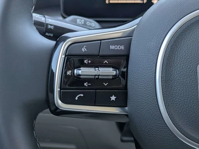 2025 Kia Sorento S - Photo 26