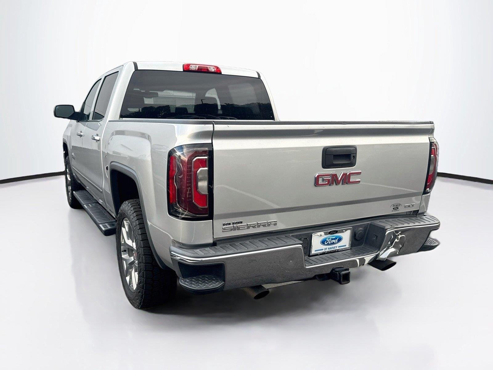 Used 2018 Quicksilver Metallic GMC SLT image 5