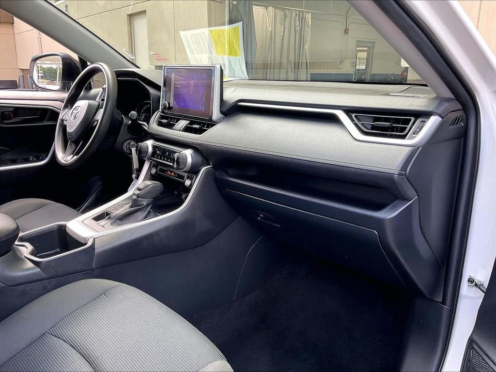 Used 2025 White Toyota LE image 13