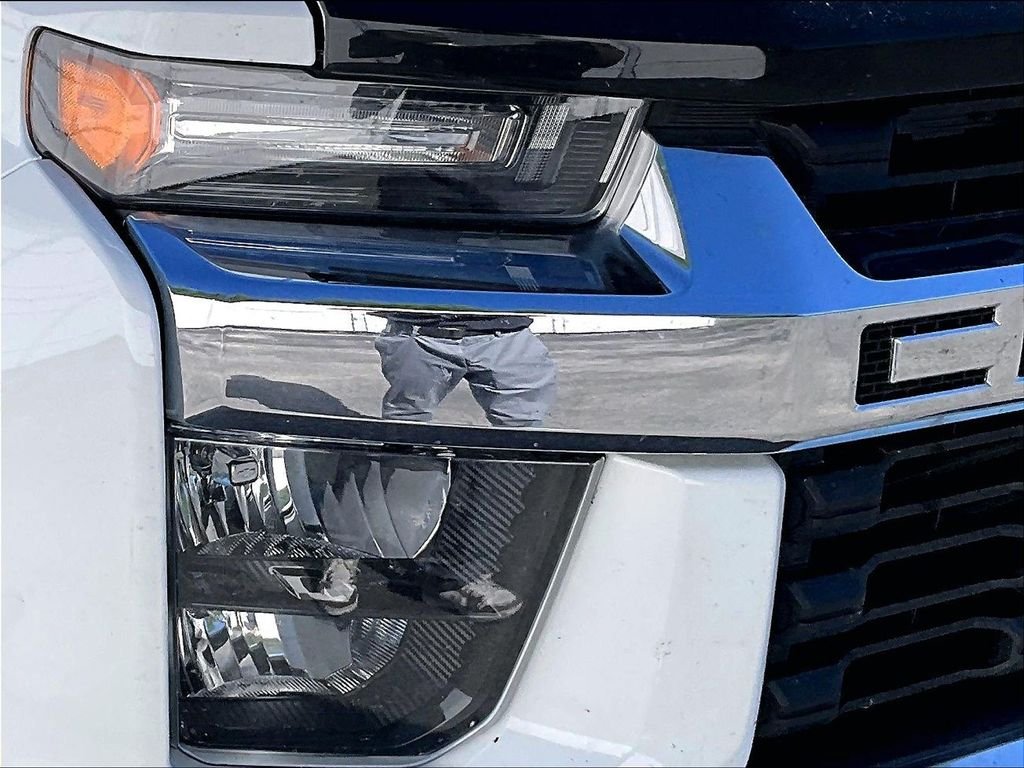 Used 2022 Summit White Chevrolet LT image 31