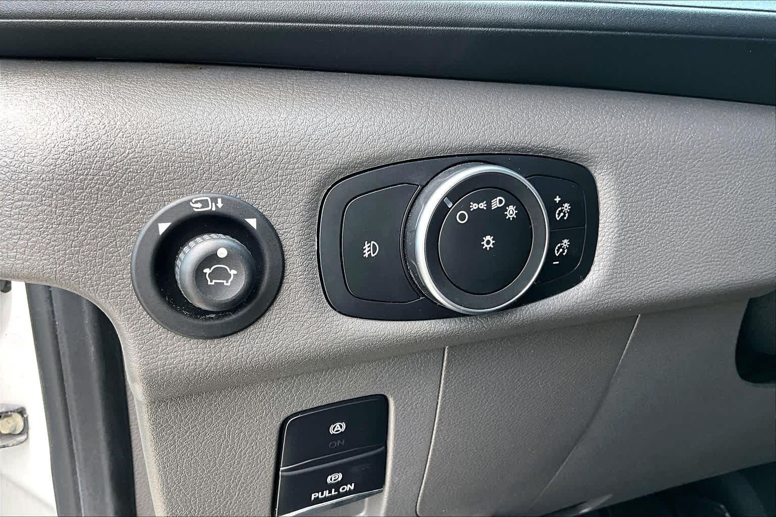 Used 2023 Oxford White Ford XLT image 30