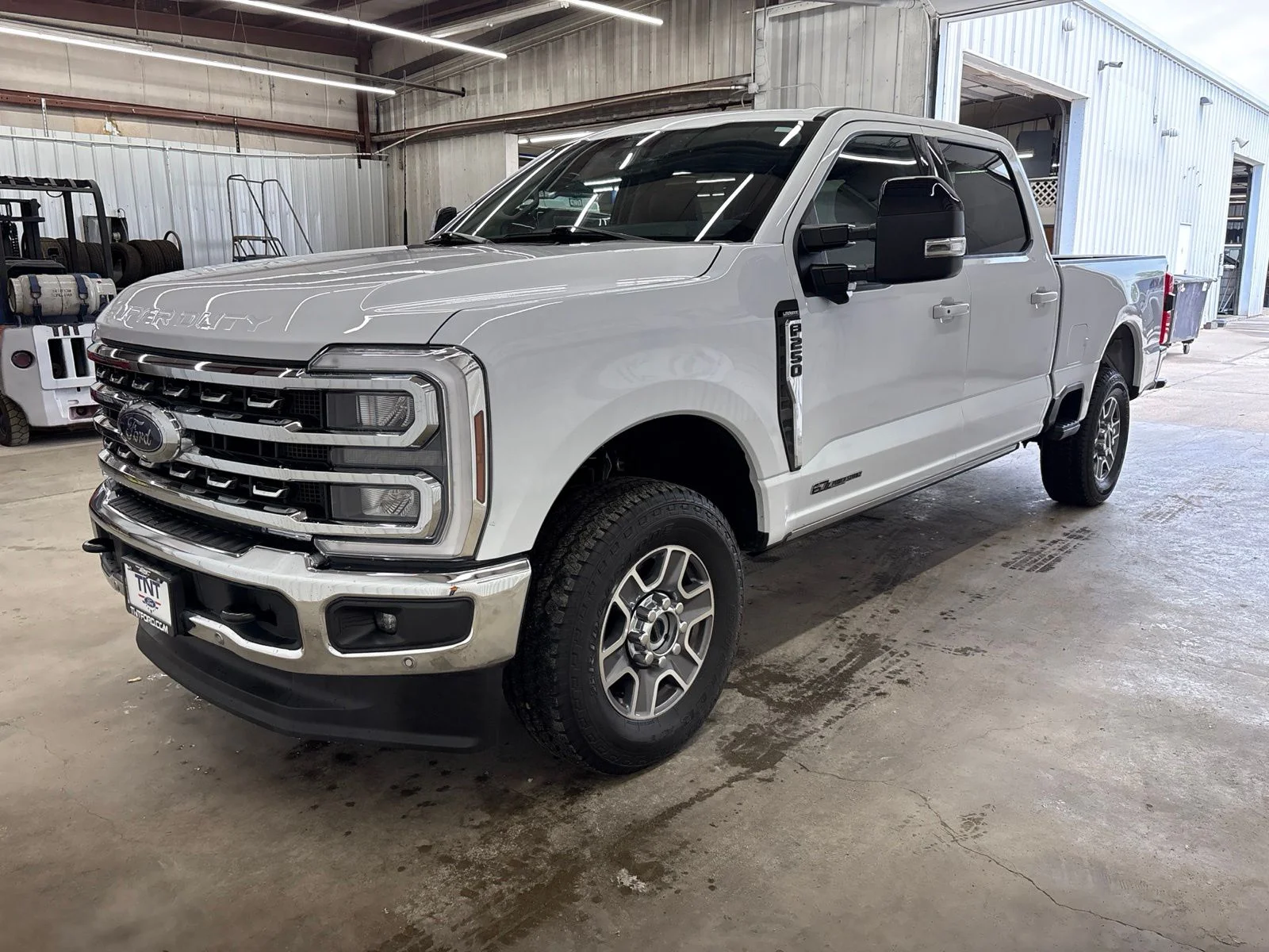 Used 2024 Oxford White Ford Lariat image 4