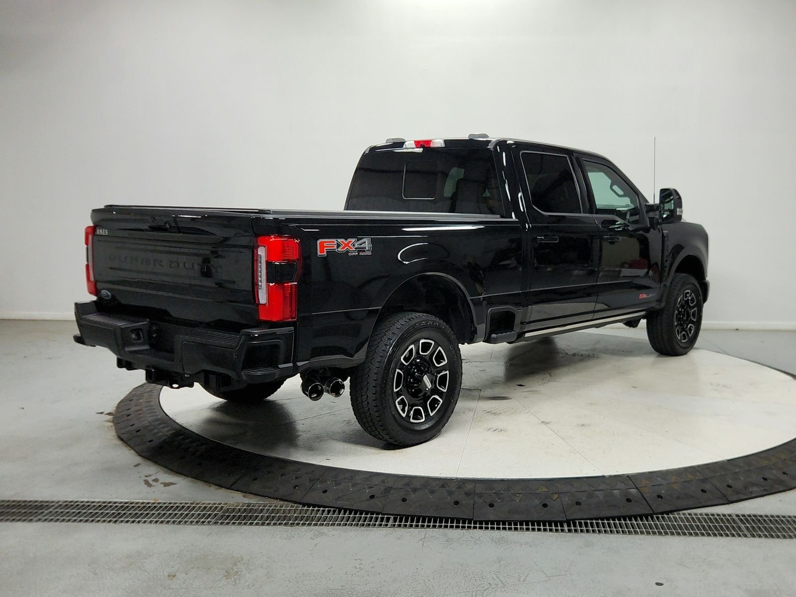 Used 2026 Agate Black Ford Platinum image 8
