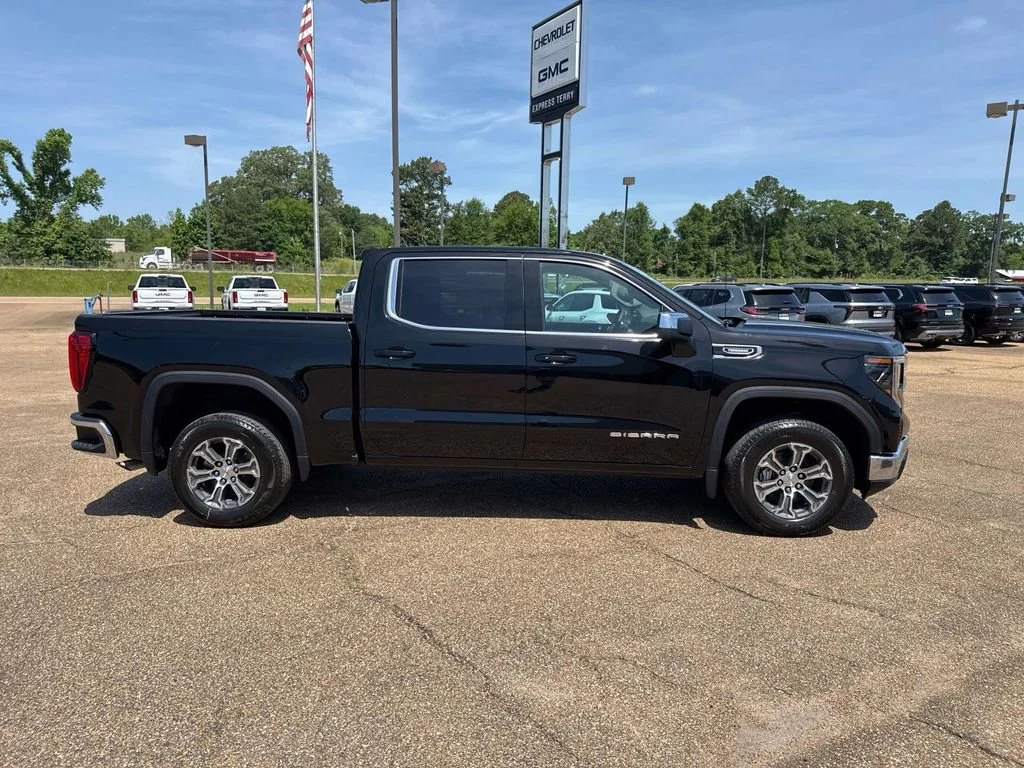 2026 GMC Sierra 1500 SLE - Photo 16