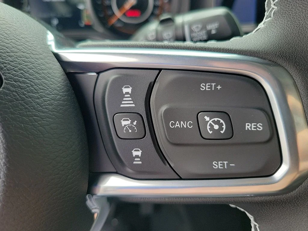 2025 Jeep Wrangler 4-Door Sahara - Photo 6