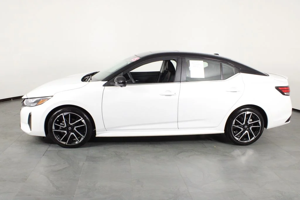 2025 Nissan Sentra SR - Photo 11