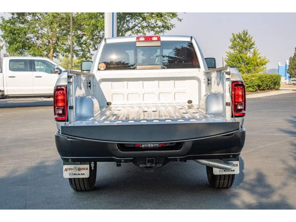 New 2026 SILVER ZYNITH Ram Tradesman image 11