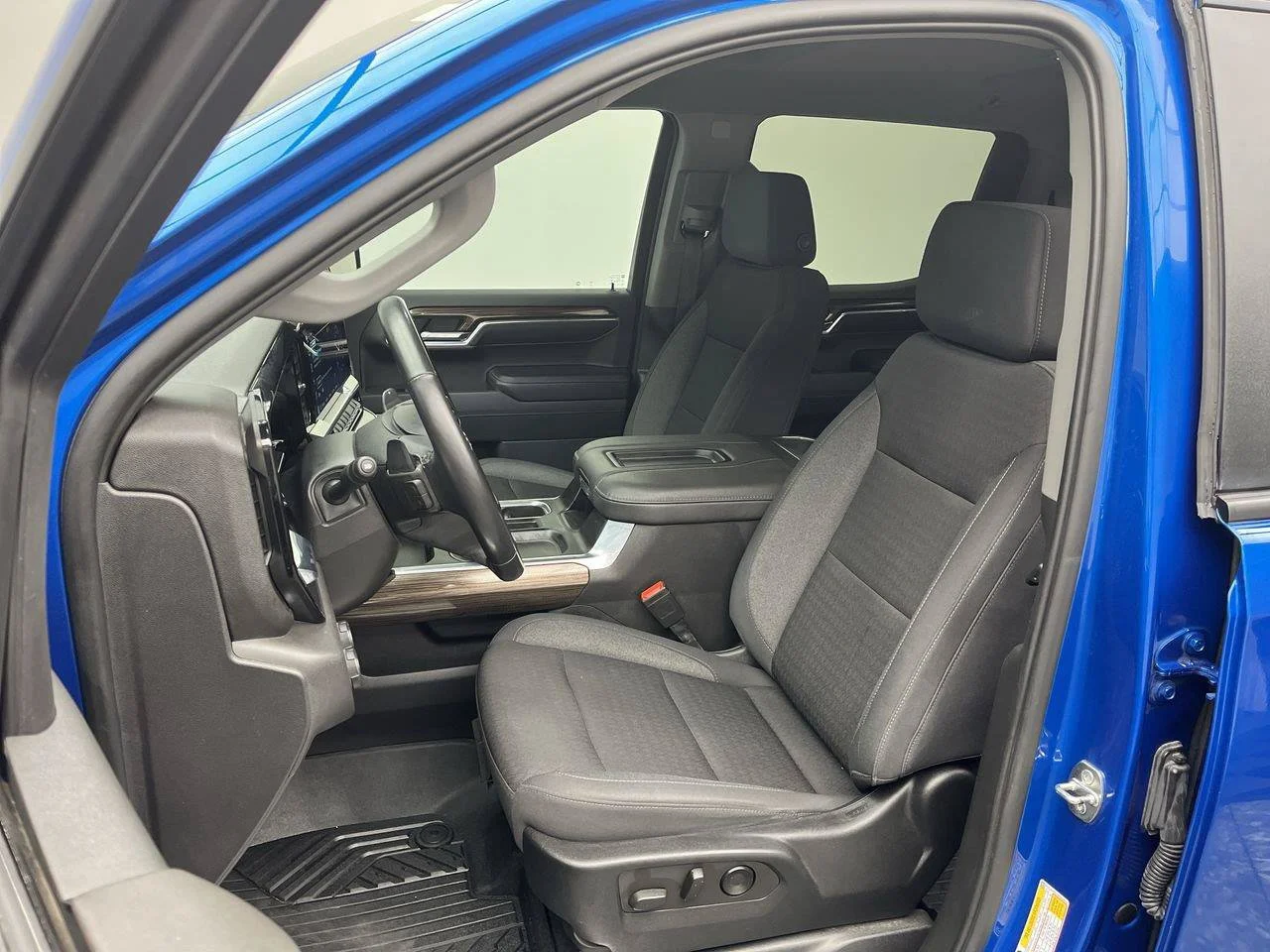 2022 Chevrolet Silverado 1500 RST - Photo 11