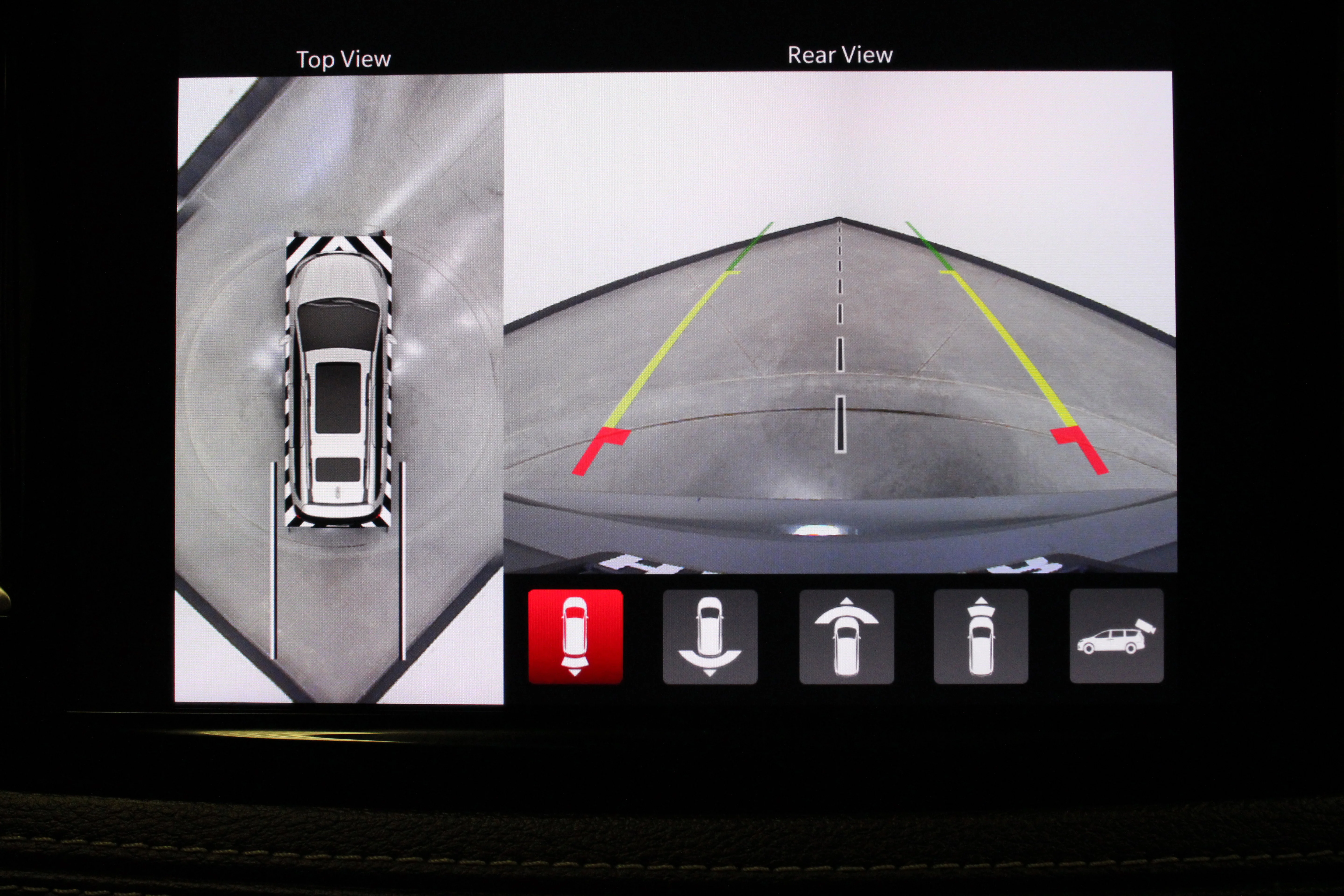 Used 2023 Ceramic Gray Clearcoat Chrysler Touring L image 27