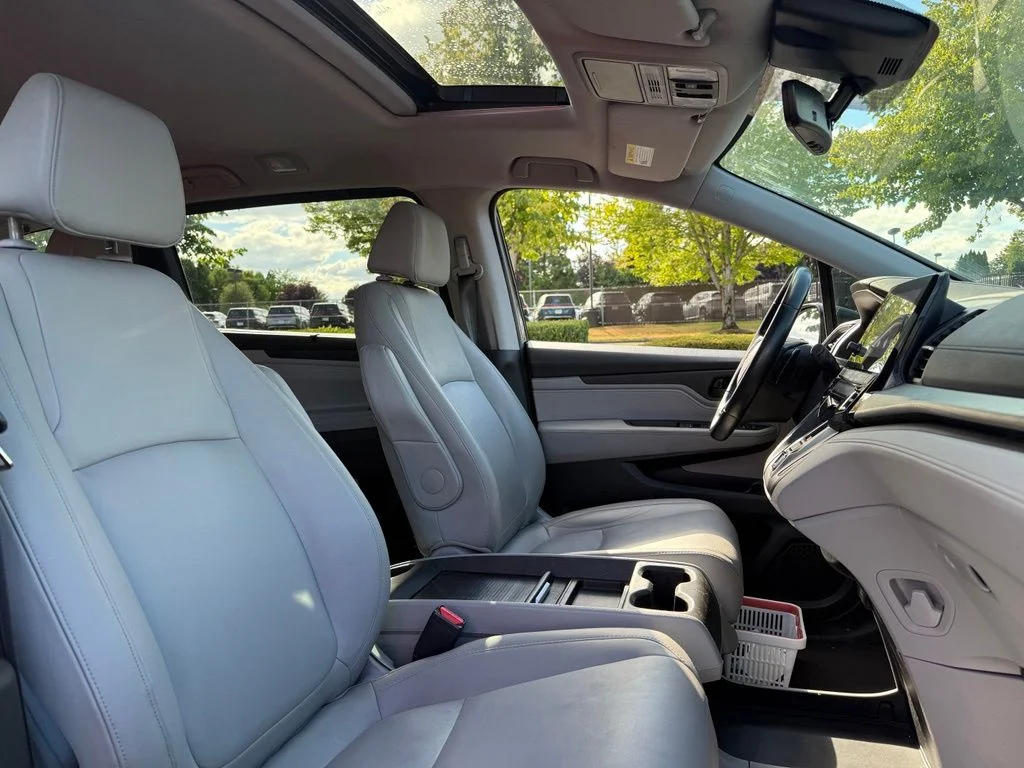Used 2018 Crystal Black Pearl Honda EX-L image 23
