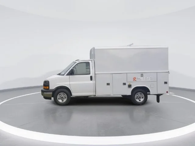 New 2025 Summit White GMC 1WT image 4