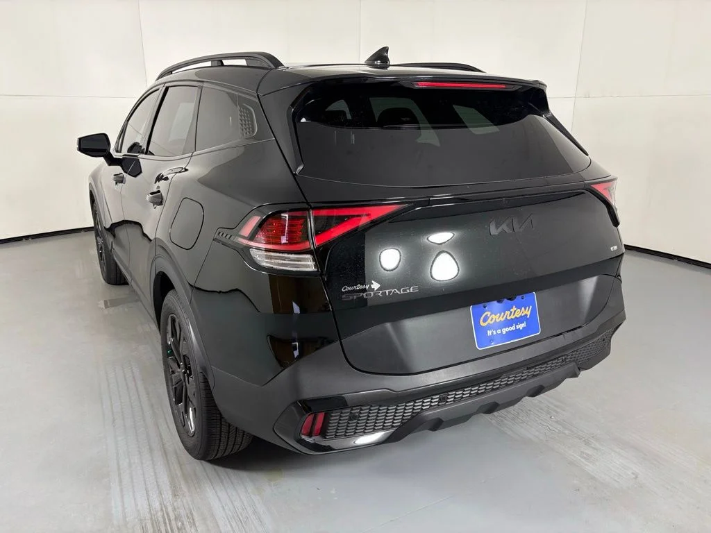 Used 2025 Black Kia X-Line image 6