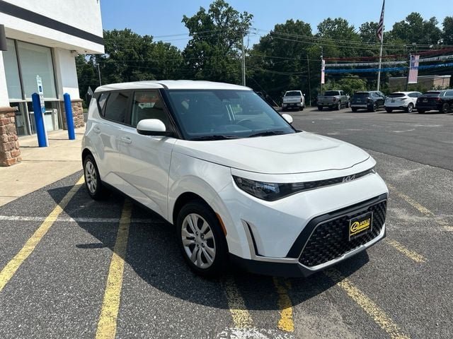 2023 Kia Soul LX photo 3