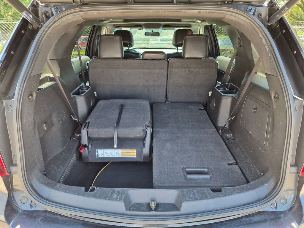 Used 2013 Black Ford XLT image 26