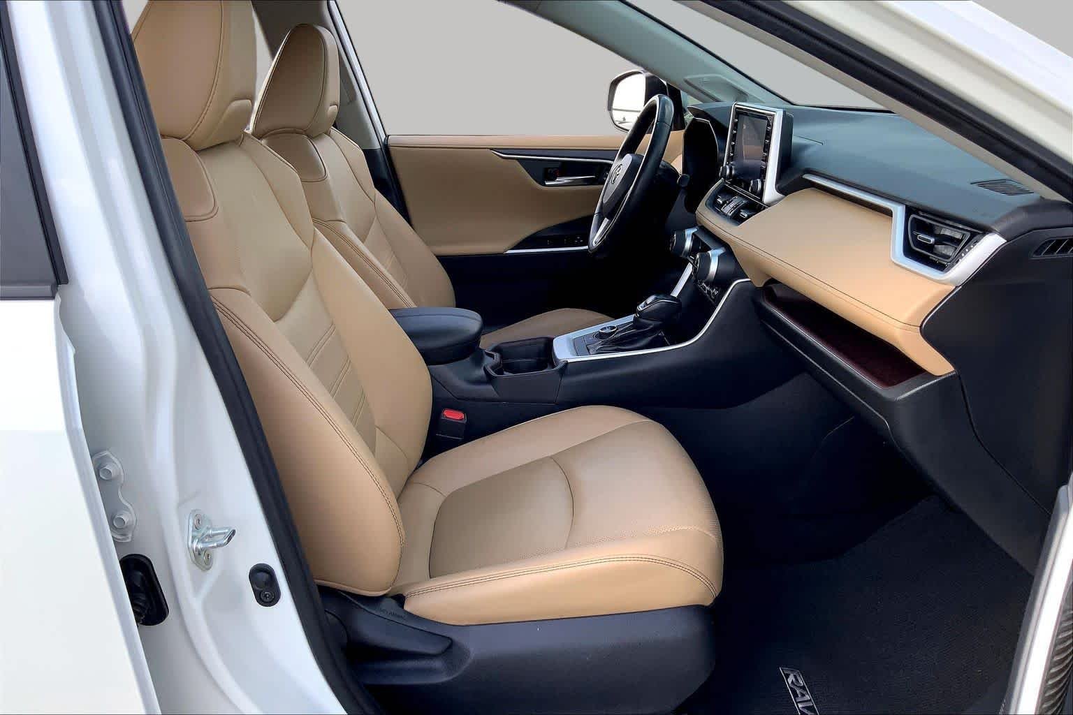 Used 2021 Blizzard Pearl Toyota Hybrid Limited image 9