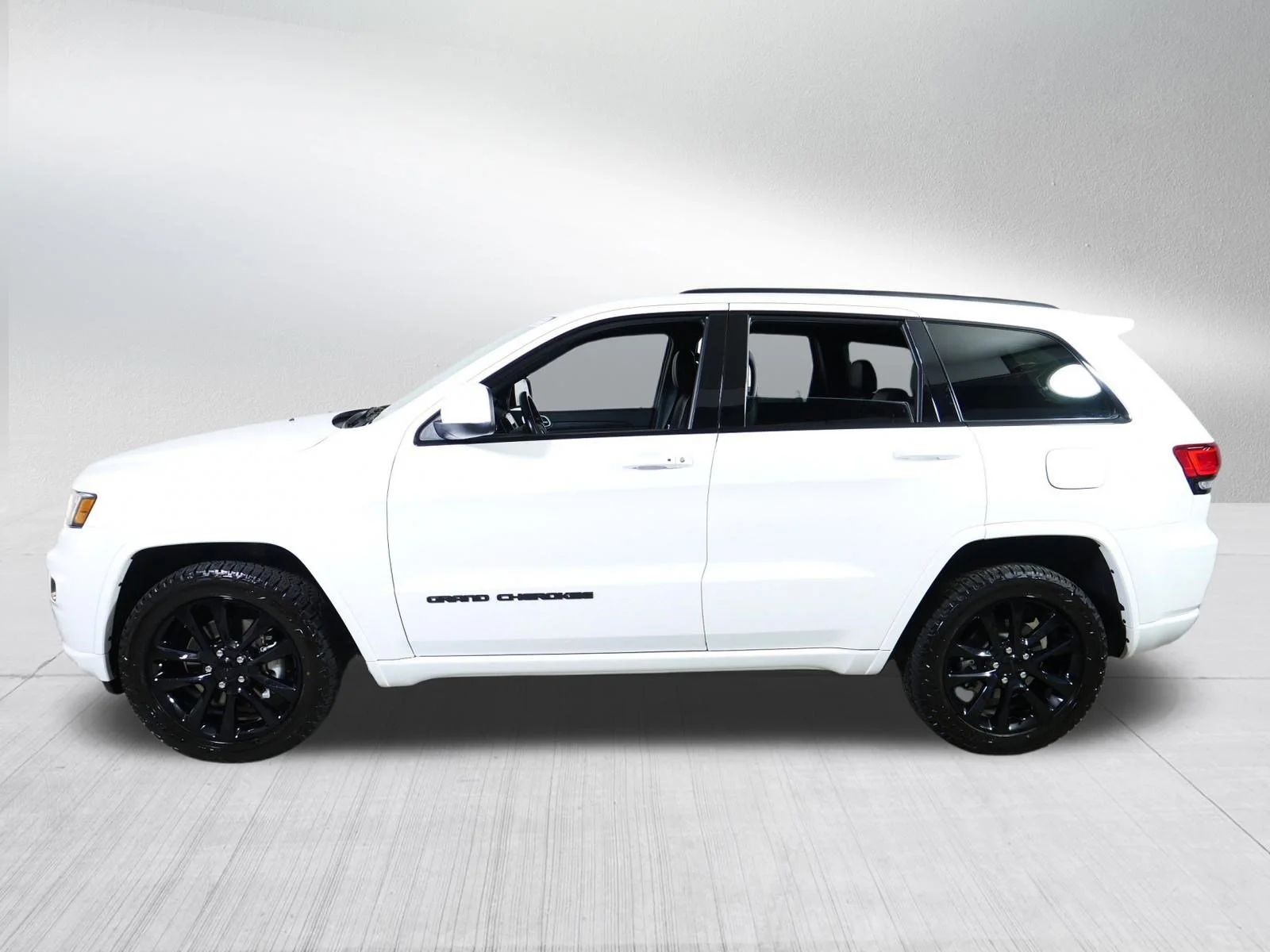 Used 2021 Bright White Clearcoat Jeep Laredo X image 4