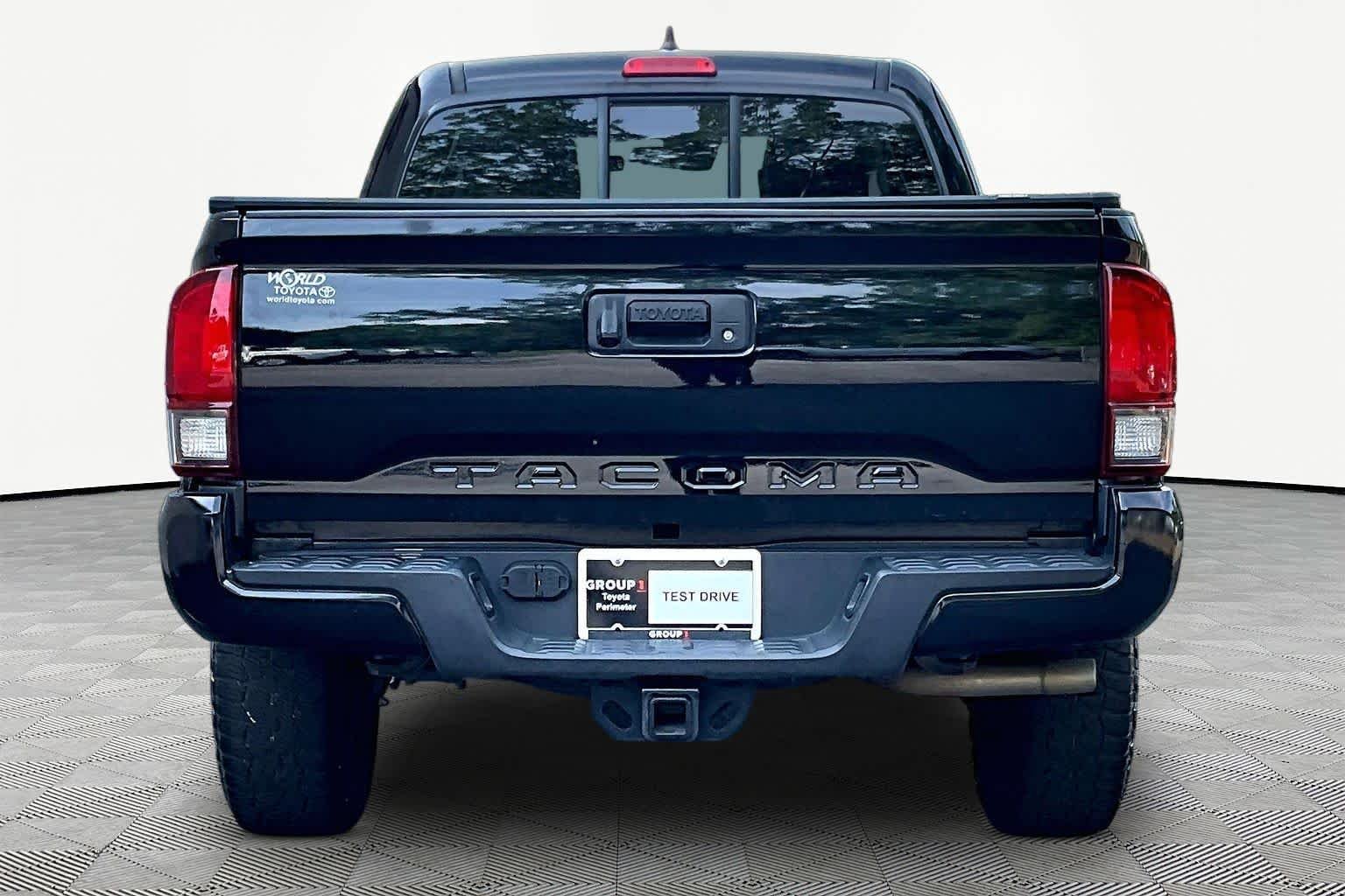 Used 2019 Midnight Black Metallic Toyota SR image 4