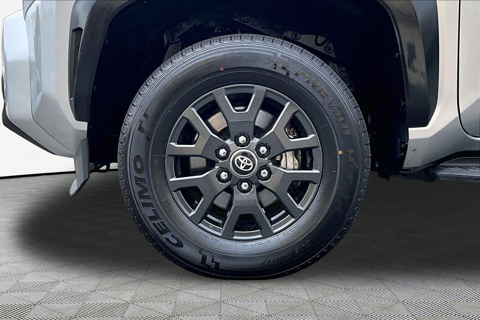Used 2025 Cutting Edge Toyota SR5 image 11