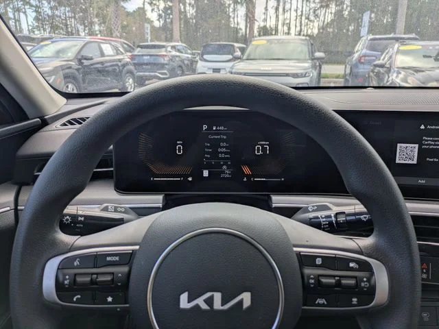 2025 Kia K5 LXS - Photo 28