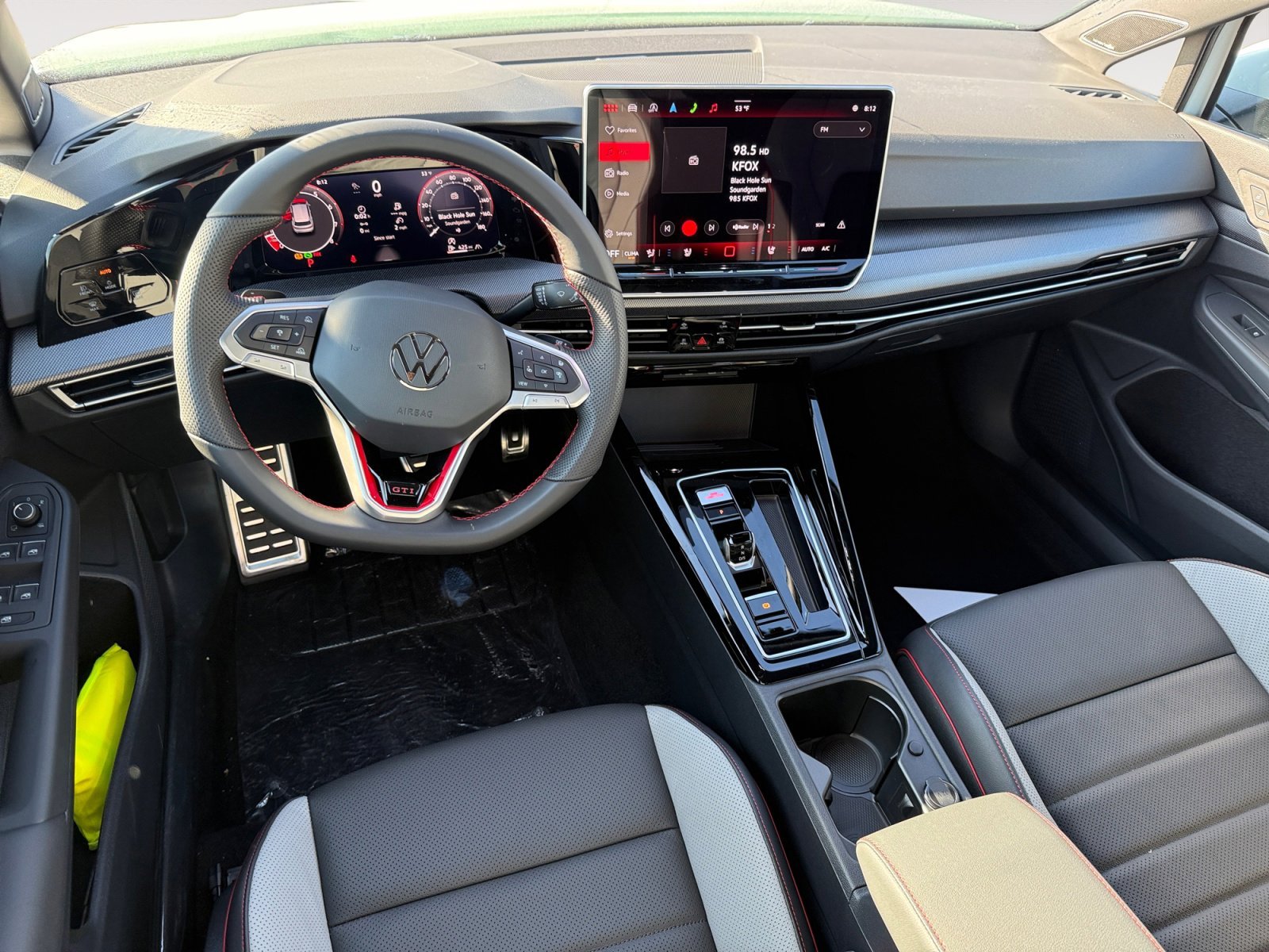 New 2026 Opal White Pearl Volkswagen SE image 15