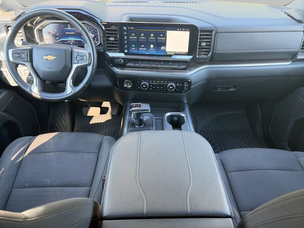 Used 2024 Summit White Chevrolet LT image 9