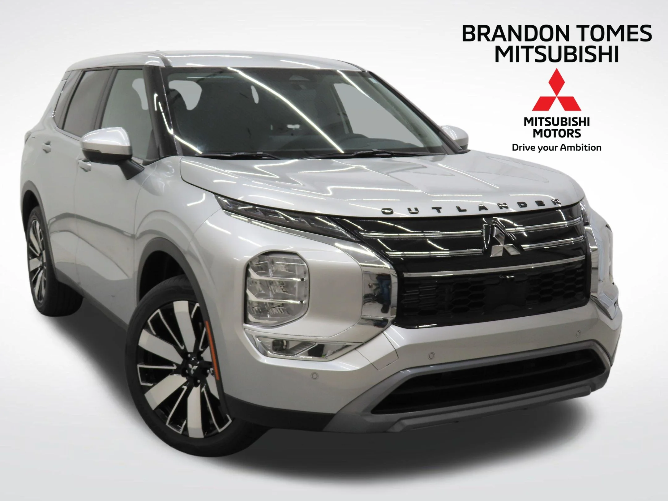 2026 Mitsubishi Outlander SE FWD's photo
