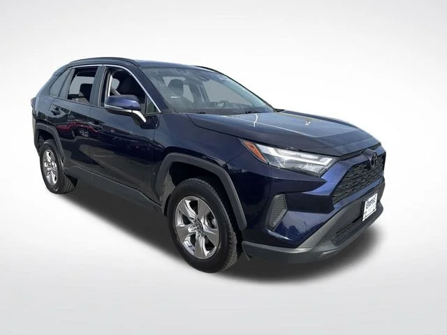 Used 2025  Toyota XLE image 10