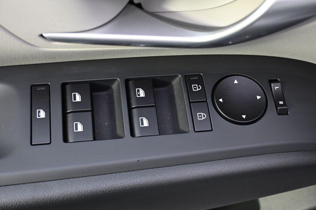 New 2026 White Pearl Hyundai SE AWD image 23