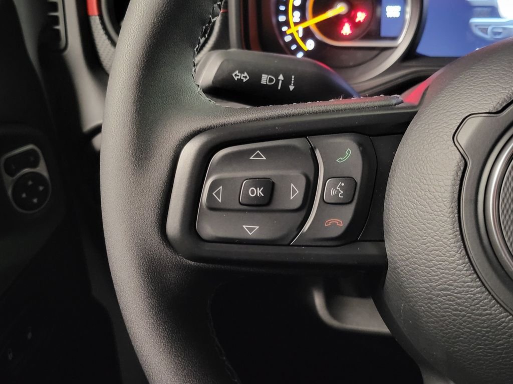2026 Jeep Gladiator photo 5
