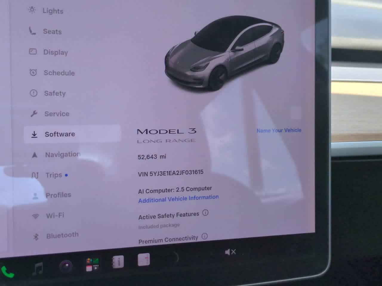 Used 2018  Tesla  image 25