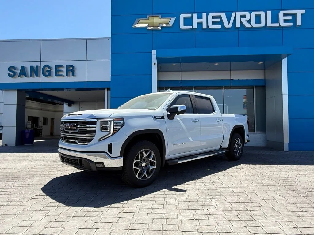 New 2026 Glacier White Tricoat GMC SLT image 2