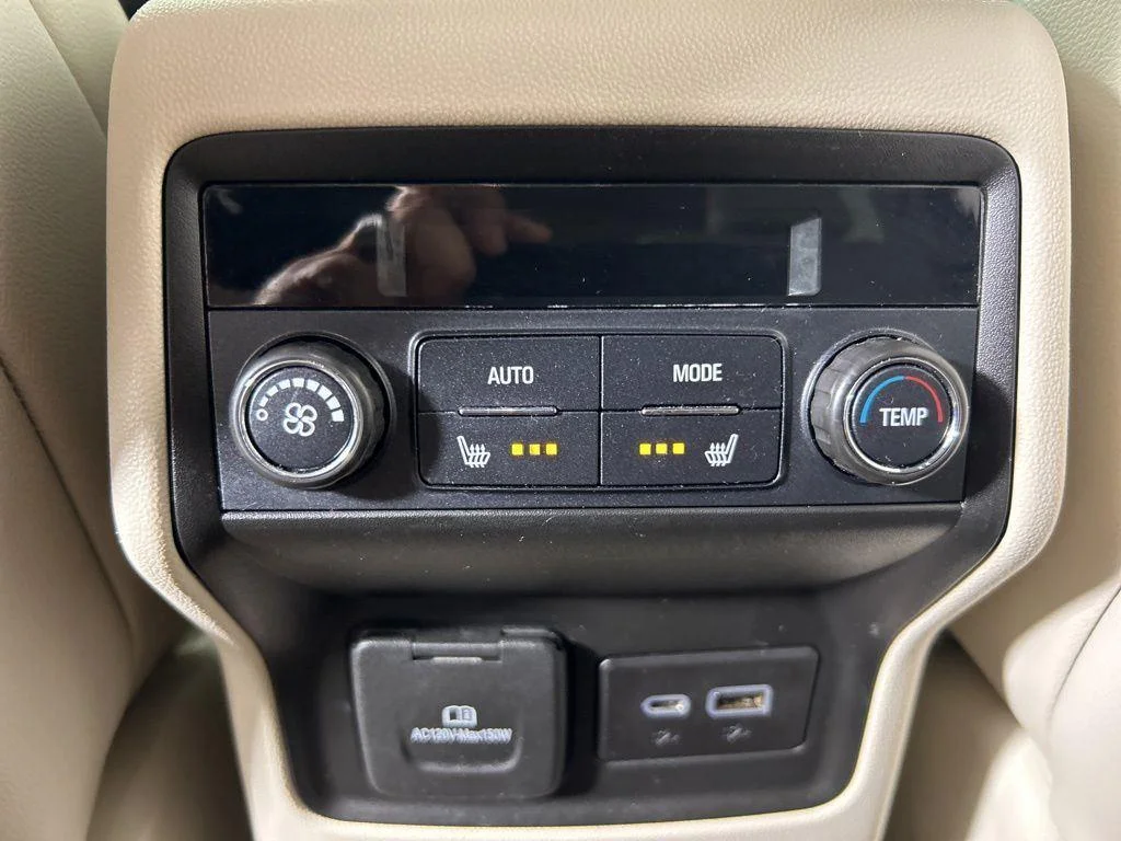 Used 2021 Cayenne Red GMC Denali image 40
