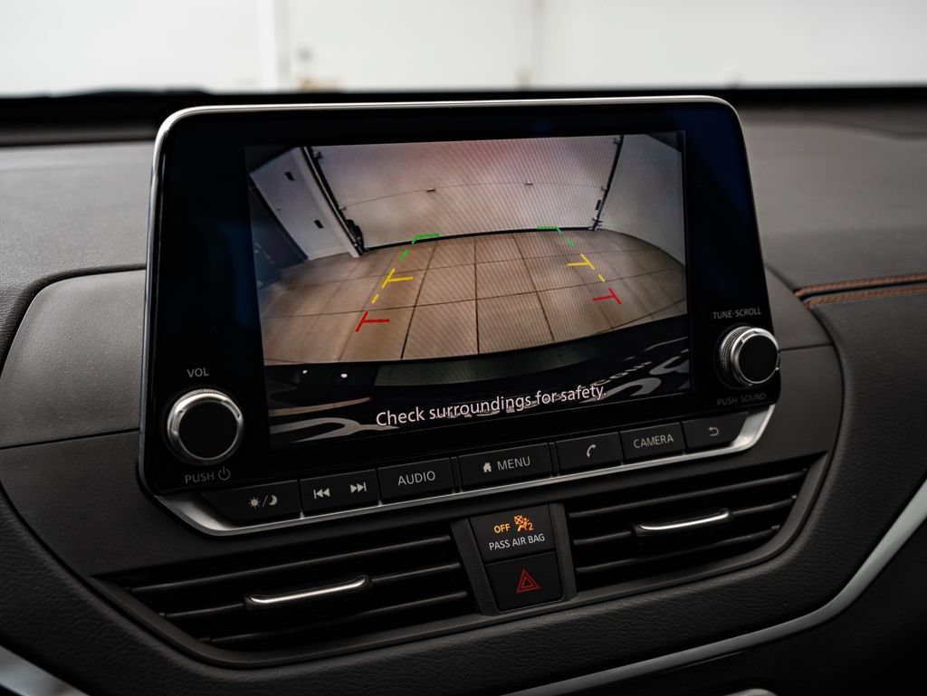 Used 2019 Super Black Nissan 2.5 SR image 32