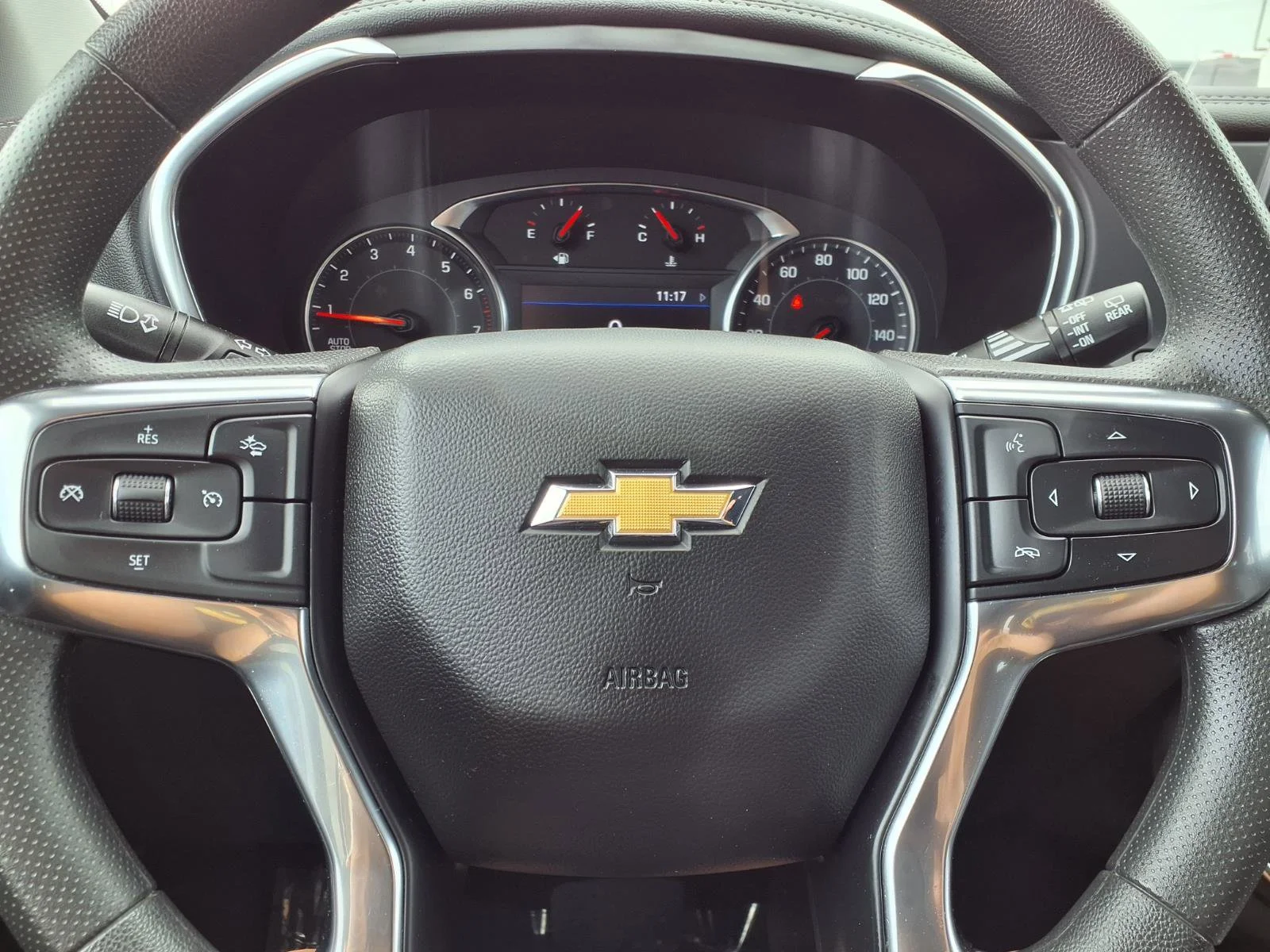 Used 2025 Summit White Chevrolet LT image 12