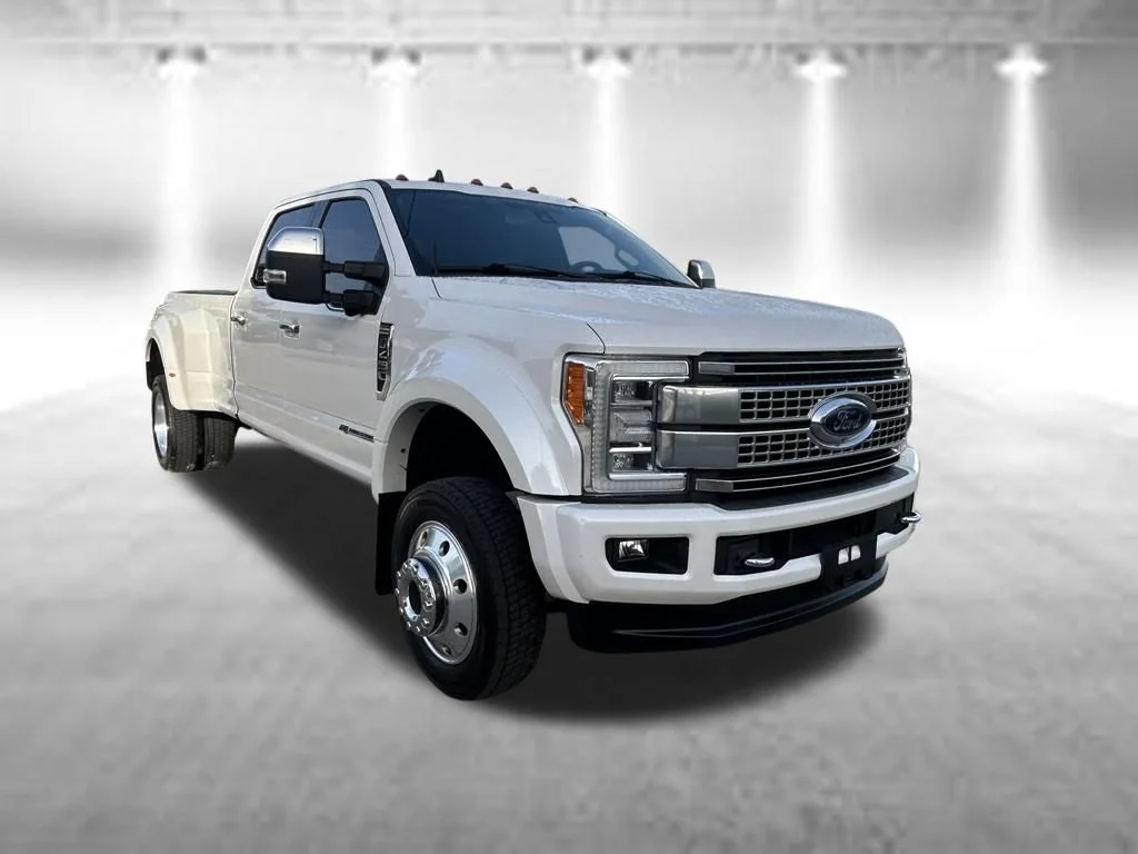 Used 2019 White Platinum Clearcoat Metallic Ford Platinum image 2