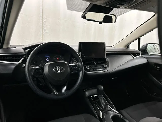 Used 2023  Toyota LE image 17