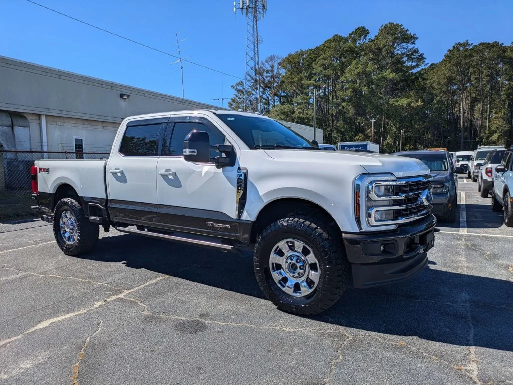 Used 2025 Star White Ford King Ranch image 1