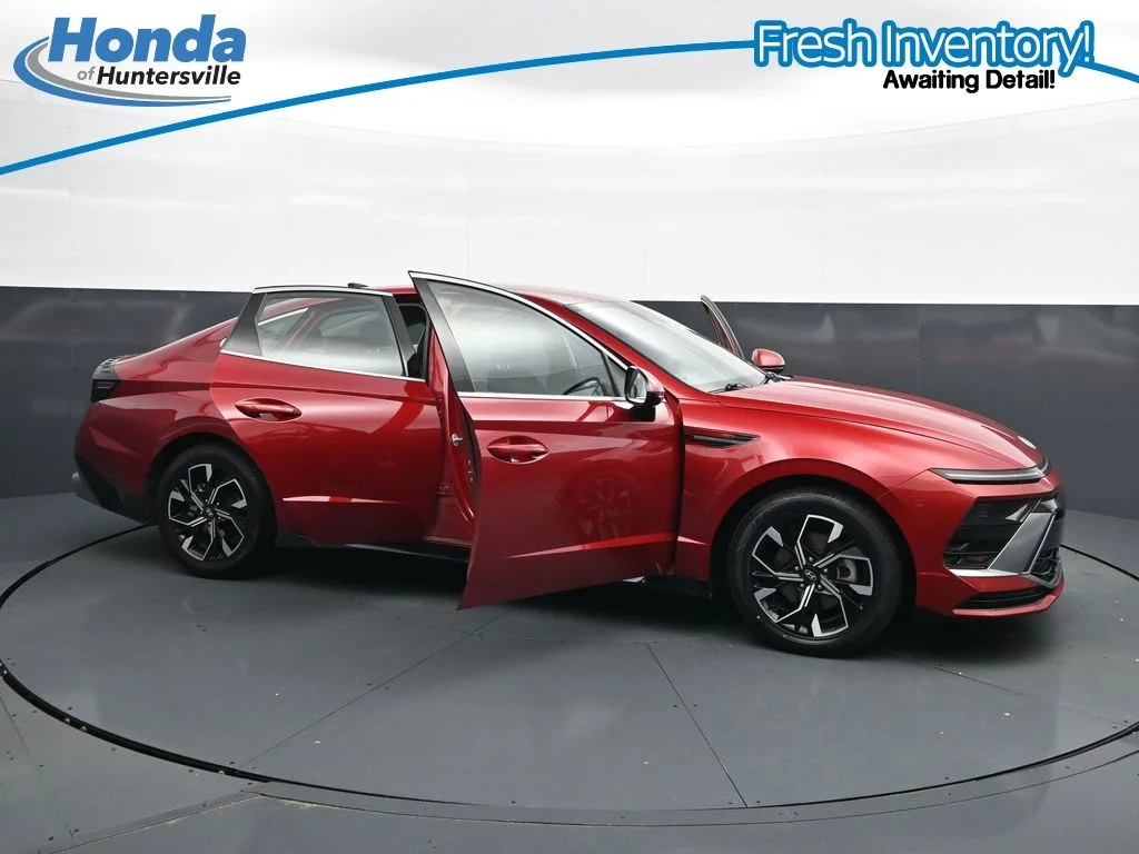 Used 2025 Red Hyundai SEL image 41