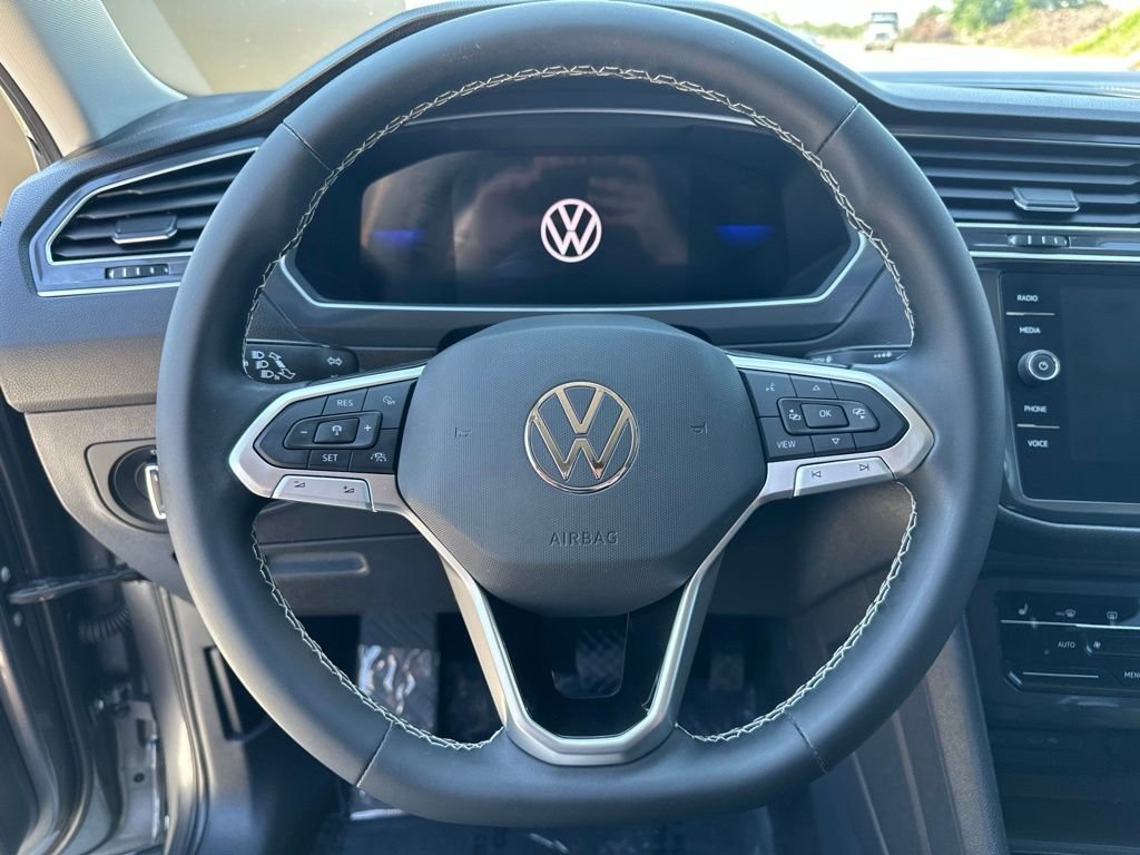 2023 Volkswagen Tiguan SE - Photo 13