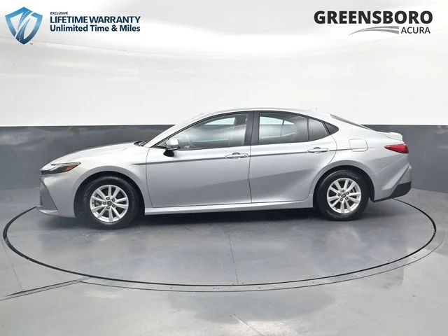 Used 2025 Silver Toyota LE image 9