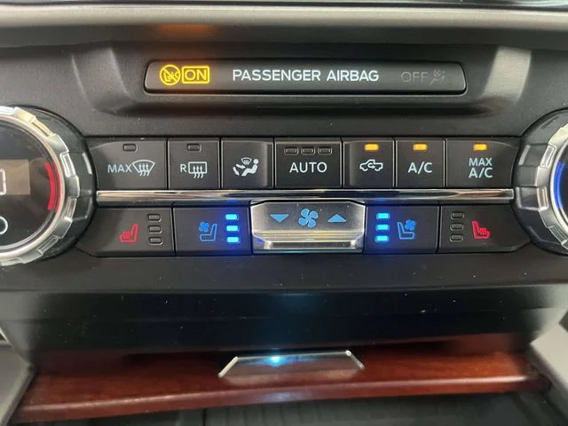 Used 2022 White Ford King Ranch image 34