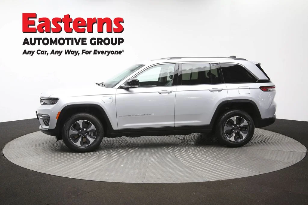 Used 2022 Silver Jeep 4xe image 62