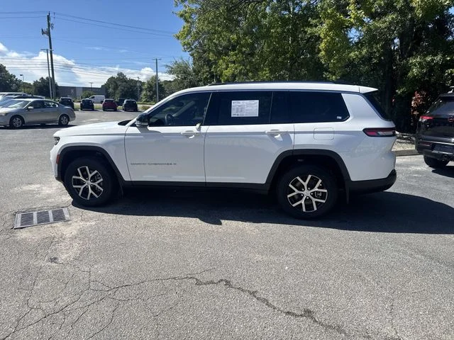 Used 2023 White Jeep Limited image 8