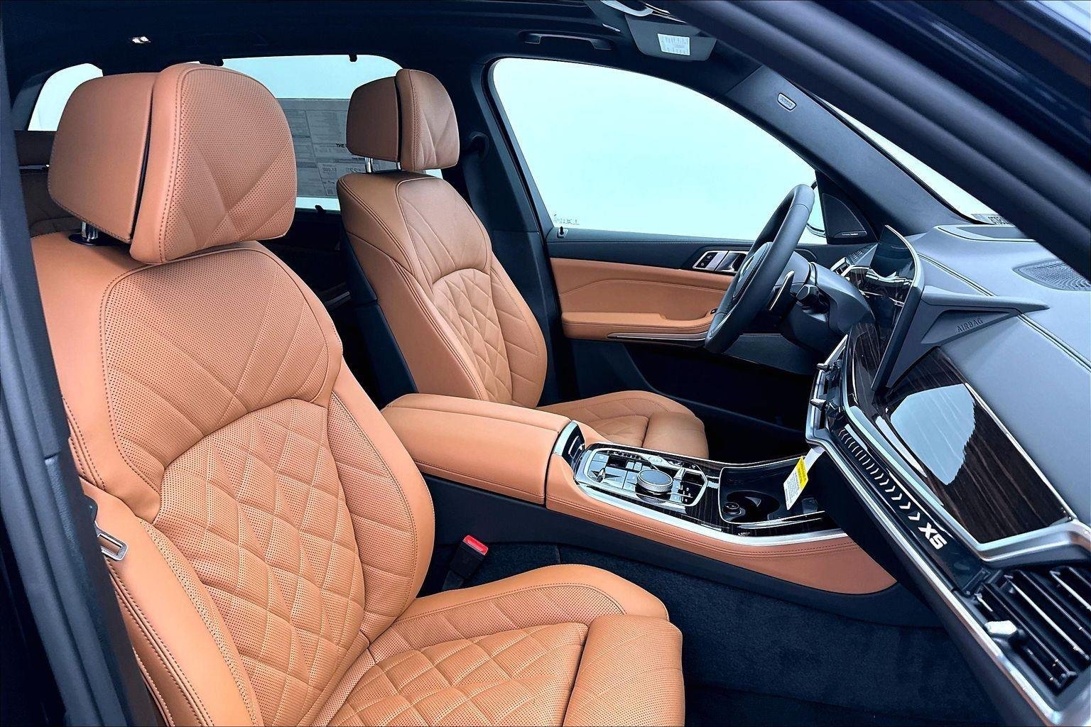 New 2026 Carbon Black Metallic BMW xDrive50e image 35