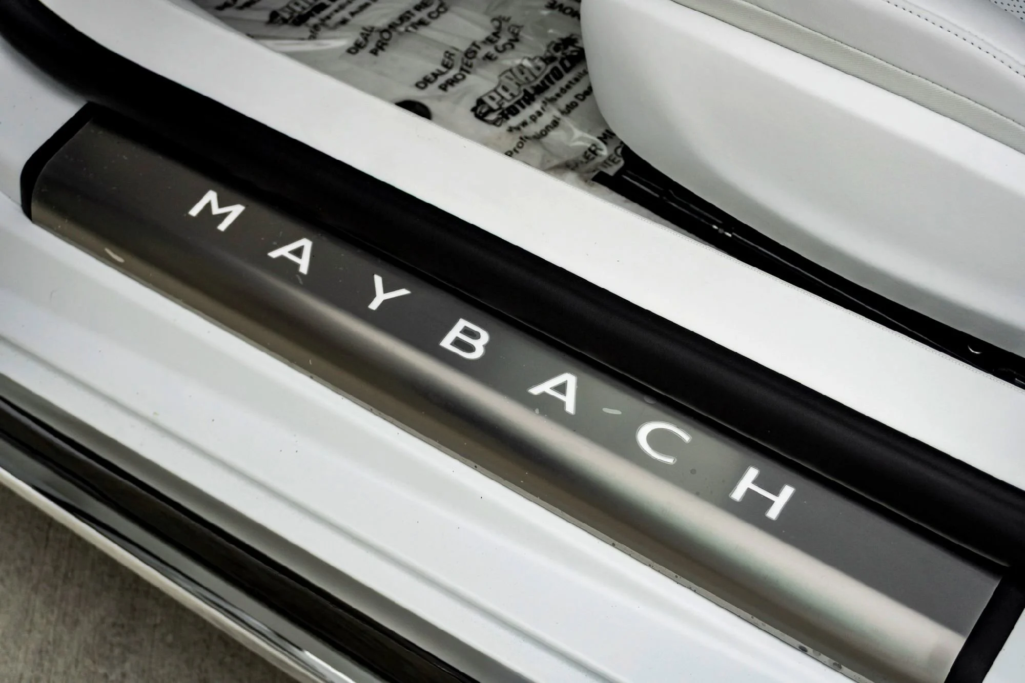 New 2026 White Mercedes-Benz Maybach SL 680 Monogram Series image 17