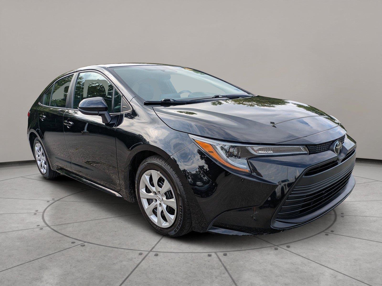 Used 2024  Toyota LE image 1